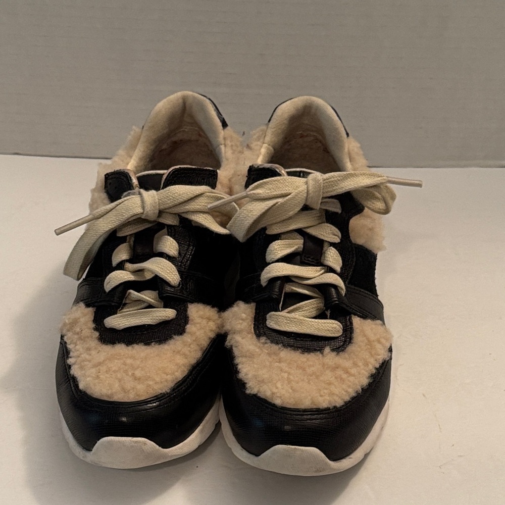 UGG Deaven Ladies Black and Shearling Trainers Sz 5 (36) - Picture 3 of 9